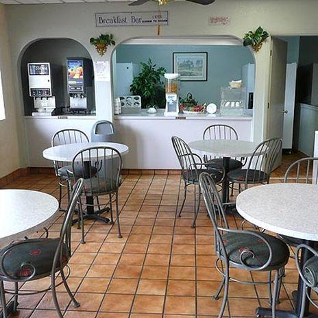 Travelodge By Wyndham Lumberton Restoran gambar